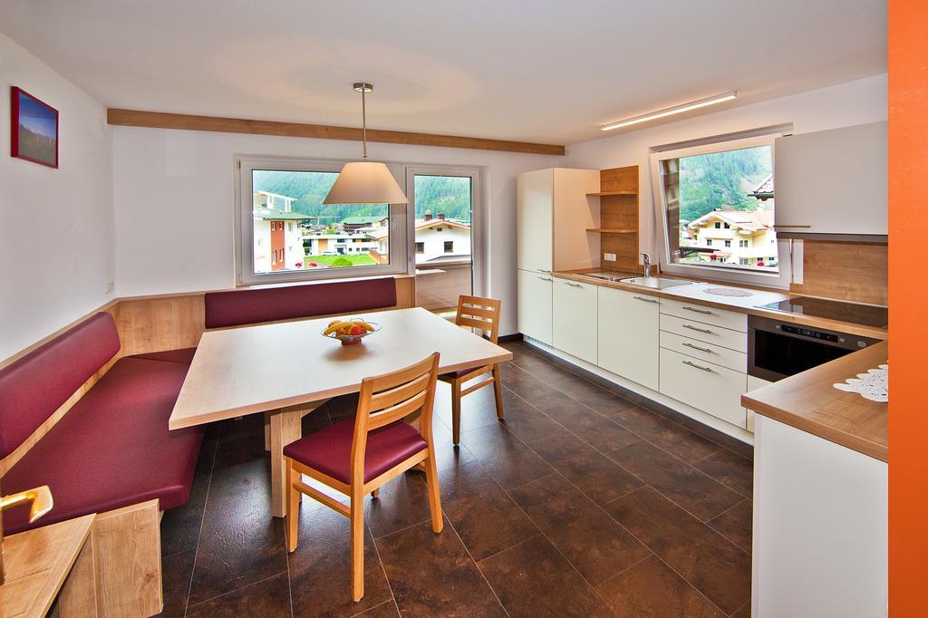 Haus St. Christoph Mayrhofen Bagian luar foto