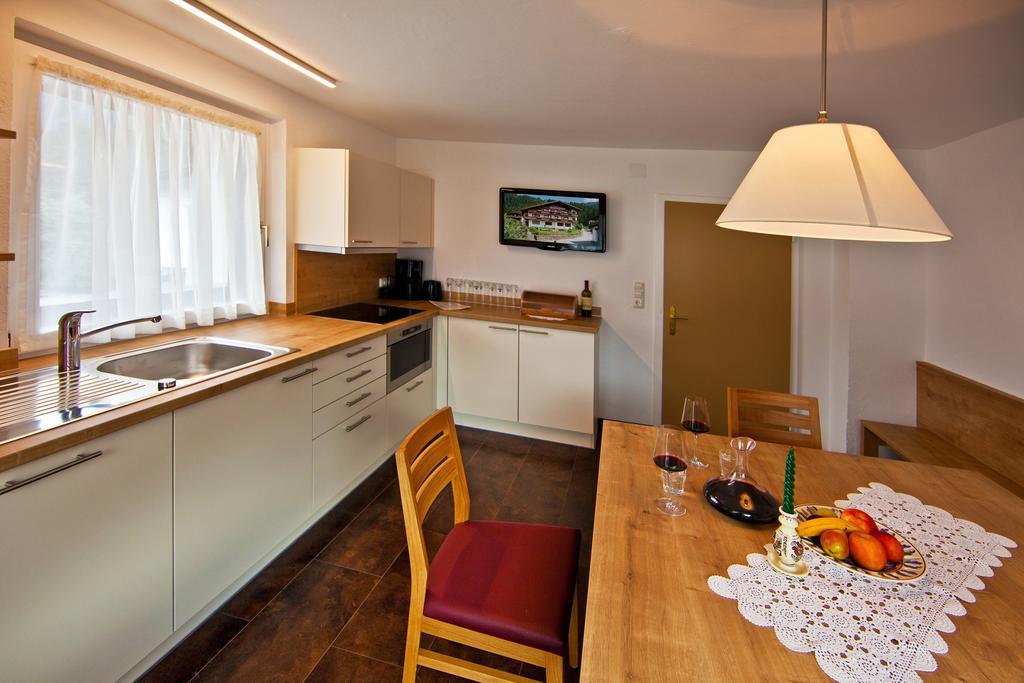 Haus St. Christoph Mayrhofen Bagian luar foto