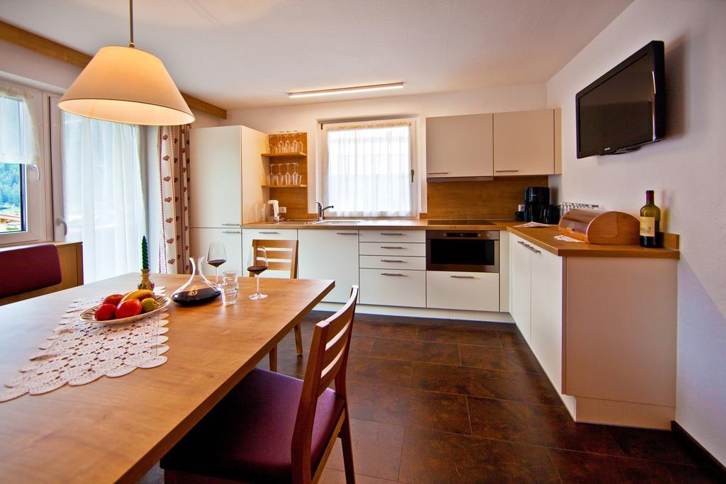Haus St. Christoph Mayrhofen Bagian luar foto